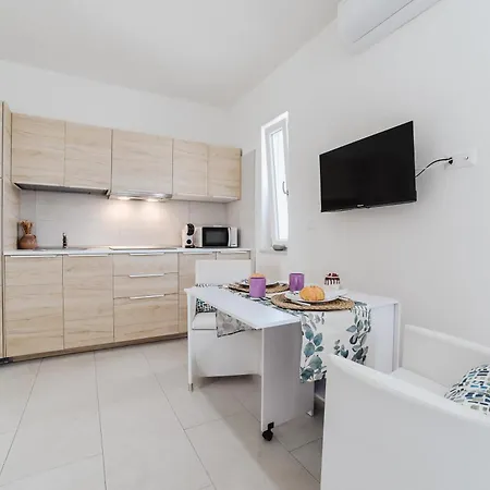 Lägenhet Casa Girasole E Fiordaliso A 100m Da Sabbiosa Torre Santa Sabina